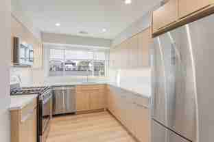 The 2333 Lunt - Photo 1 of 1