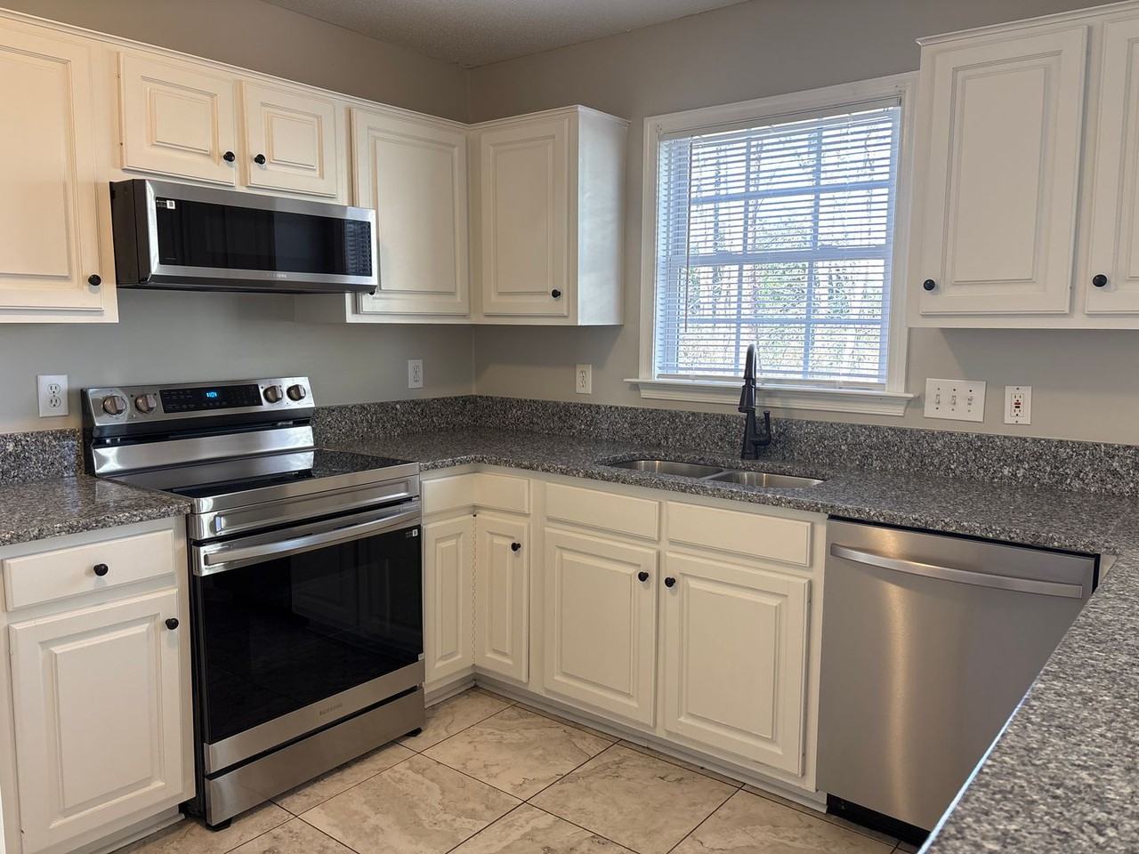 4002 Auburn Hills Dr - Photo 7 of 18