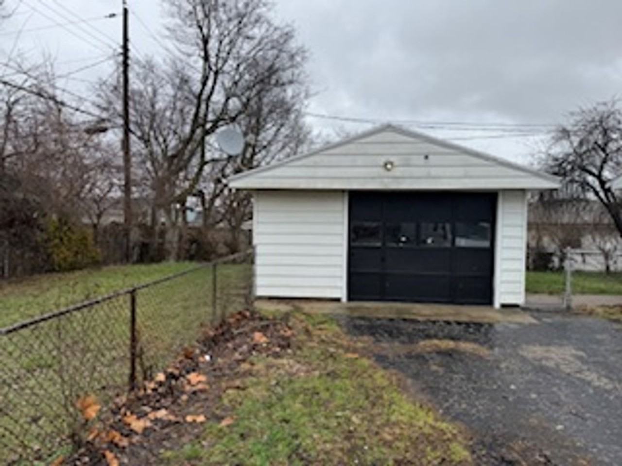 3710 Montevideo Dr - Photo 2 of 11