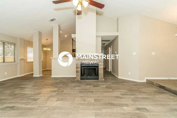 3300 Fairview Dr - Photo 4 of 14