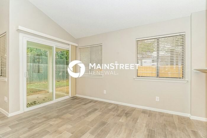 3300 Fairview Dr - Photo 7 of 14