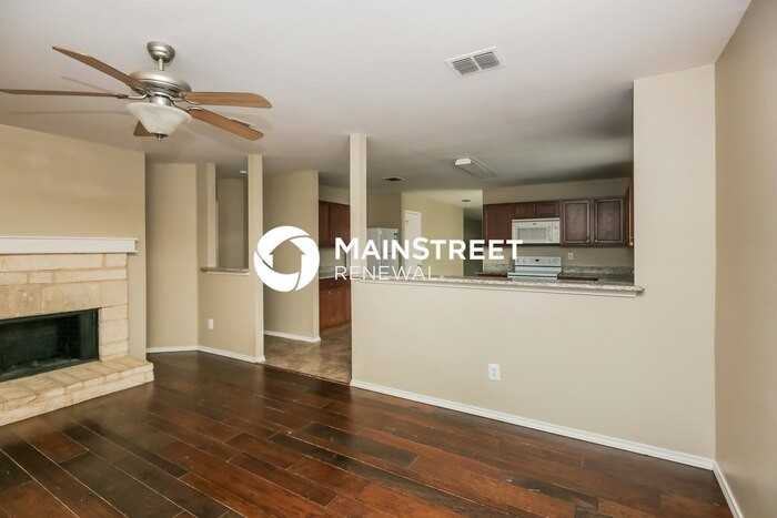 1405 Krista Dr - Photo 3 of 16