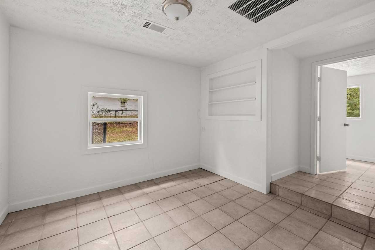 253 John Morris Ave - Photo 3 of 14