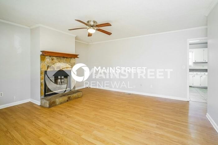 315 Bakers Bridge Cir - Photo 3 of 15