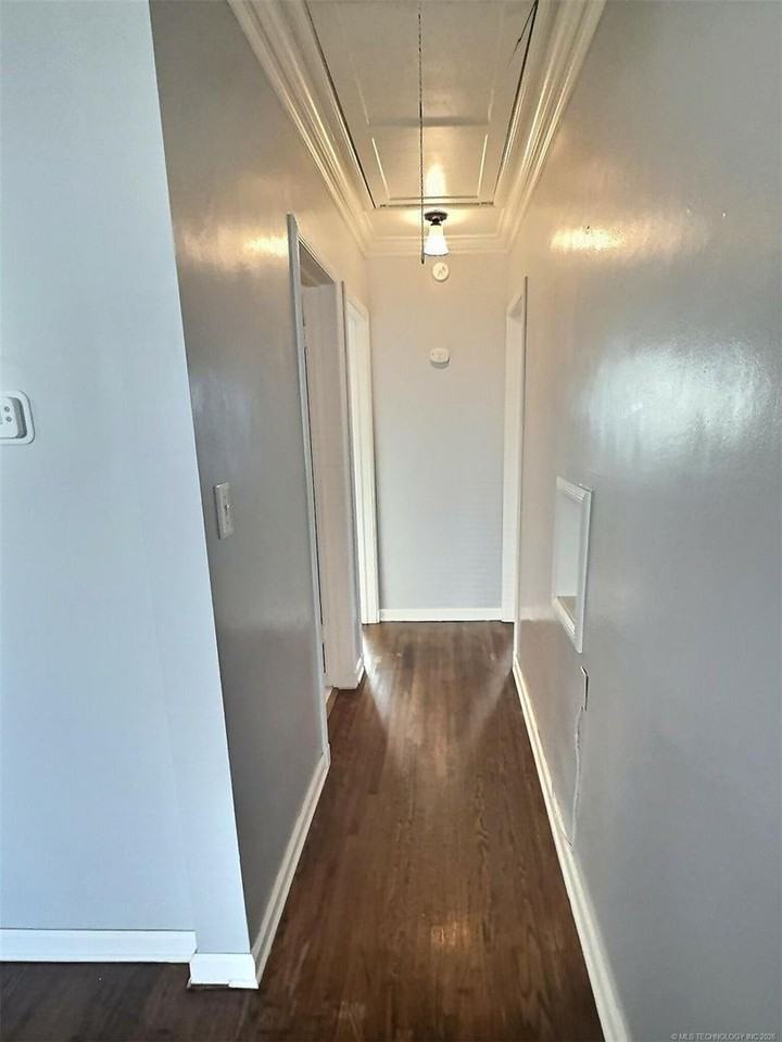 1239 S Sandusky Ave - Photo 5 of 21