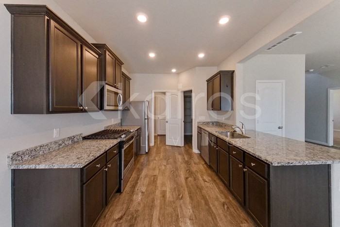 904 Nw 4th St - Photo 6 of 22