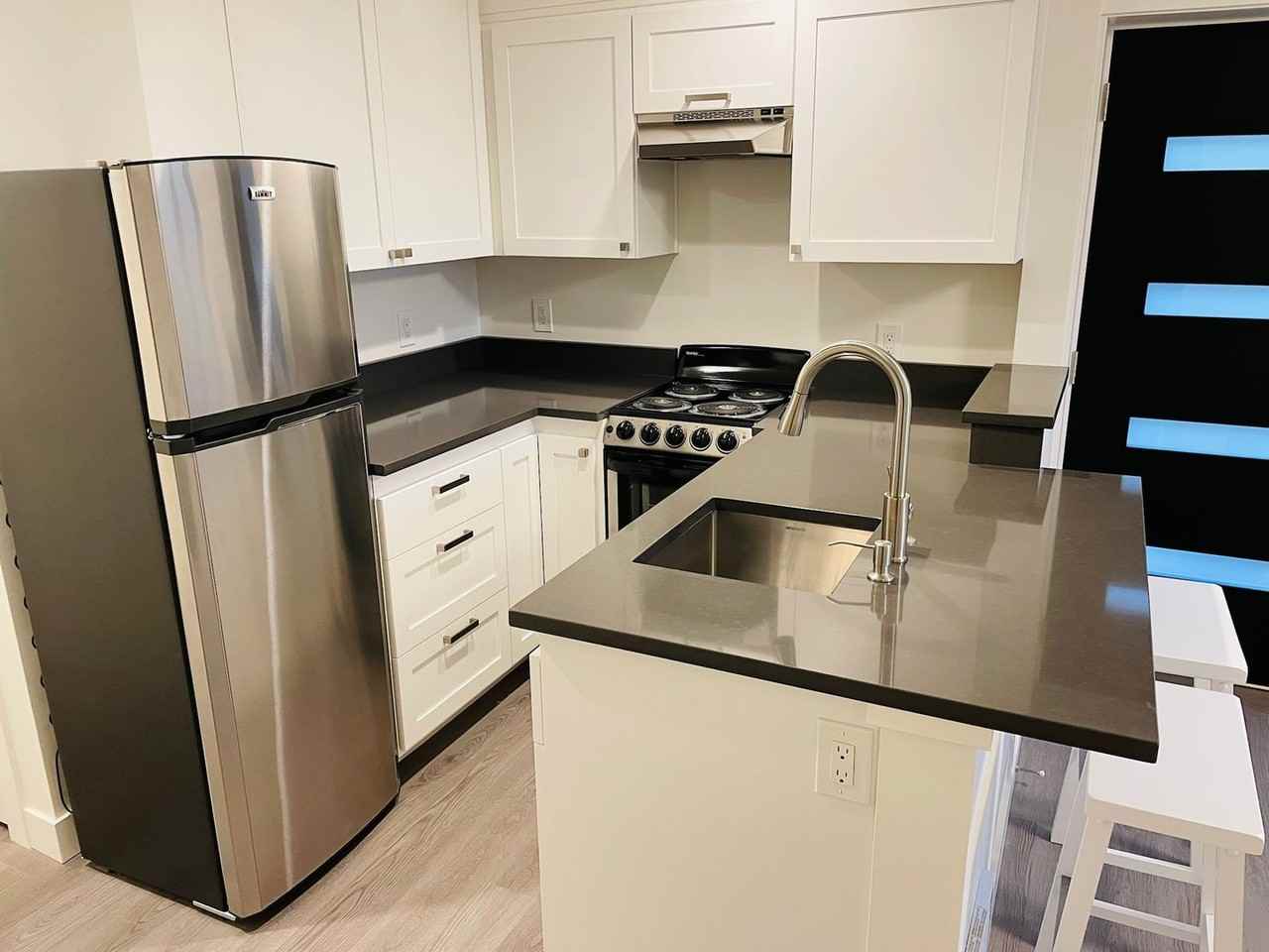 7514 27th Ave Ne - Photo 2 of 15