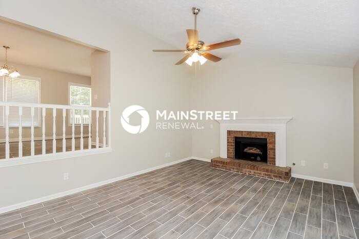 227 Mill Pointe Dr - Photo 5 of 17