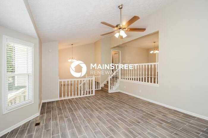 227 Mill Pointe Dr - Photo 6 of 17