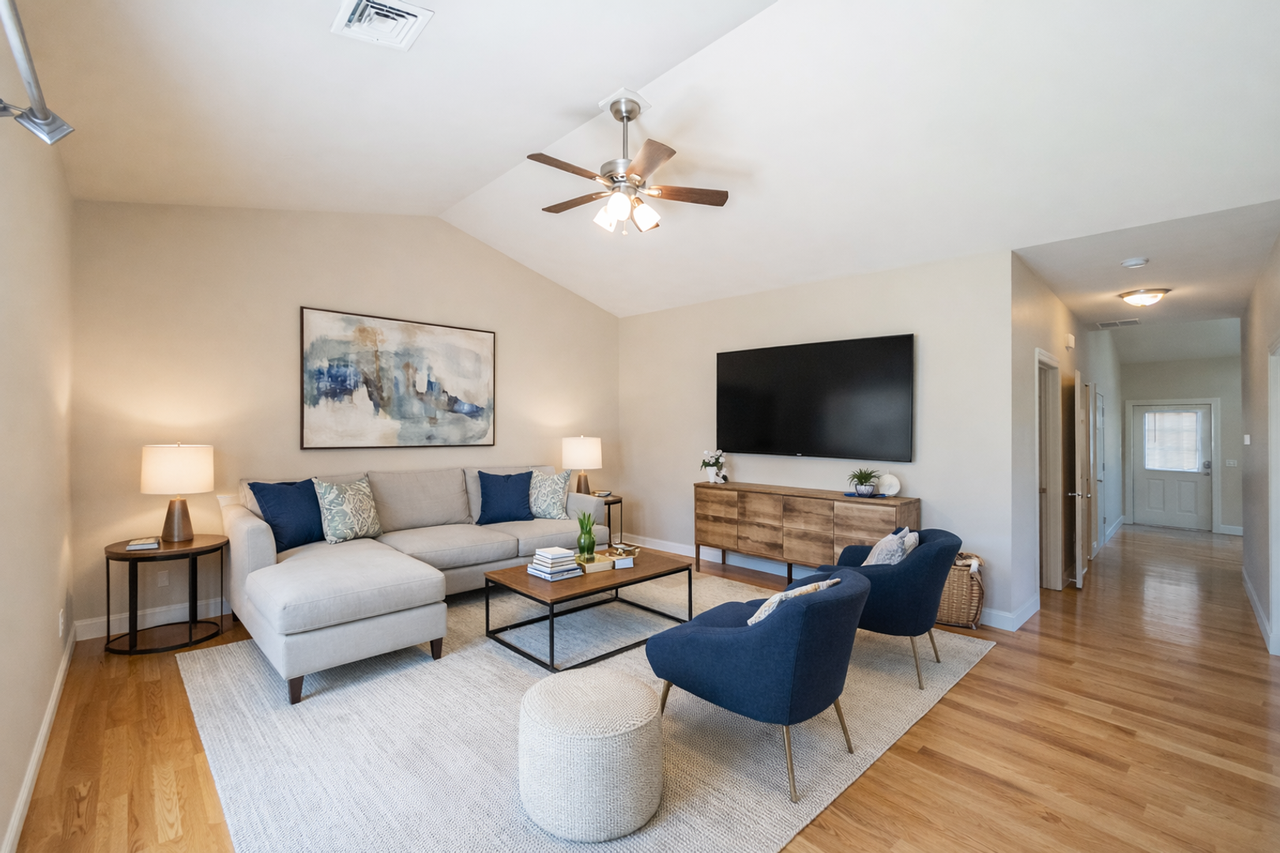 Ledyard Meadows - Bld 300-400 - Photo 2 of 17