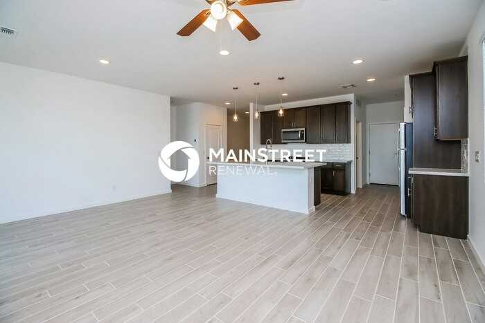 4576 W Stonecrop Dr - Photo 3 of 16