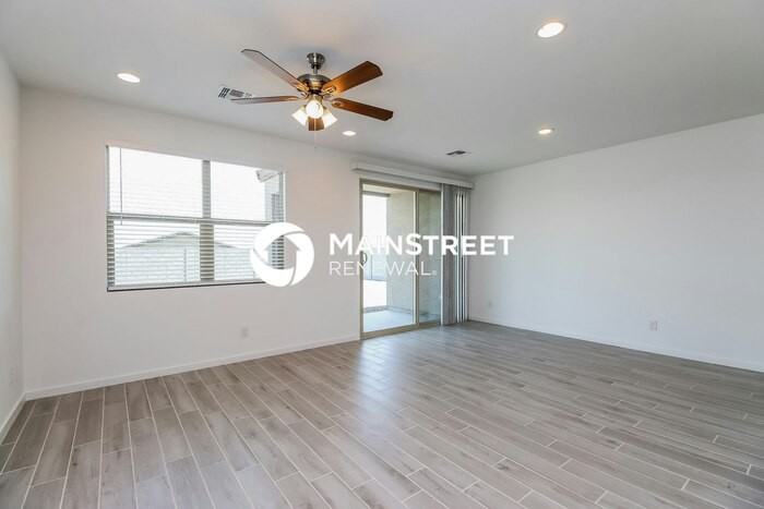 4576 W Stonecrop Dr - Photo 4 of 16