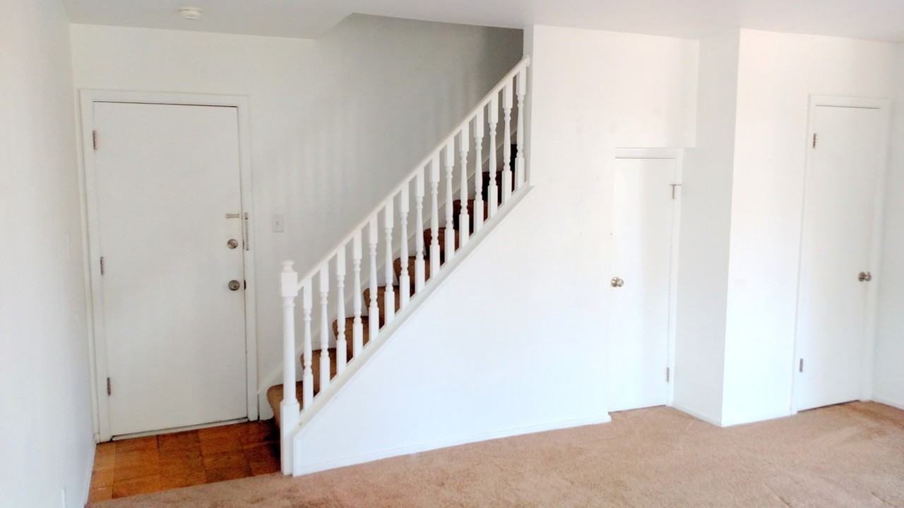 129 Baywood Ave - Photo 7 of 15