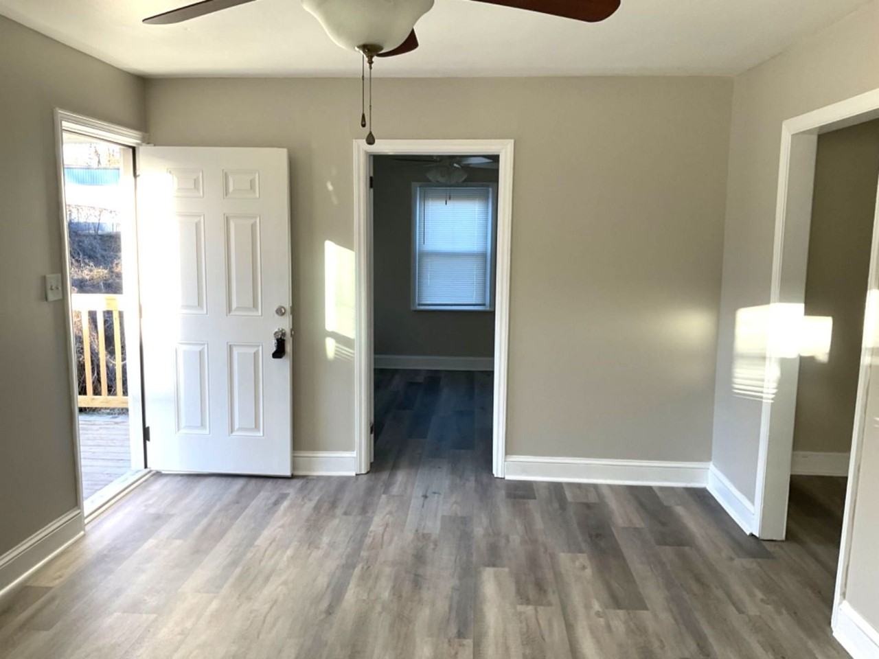 615 Riverside Dr - Photo 2 of 8