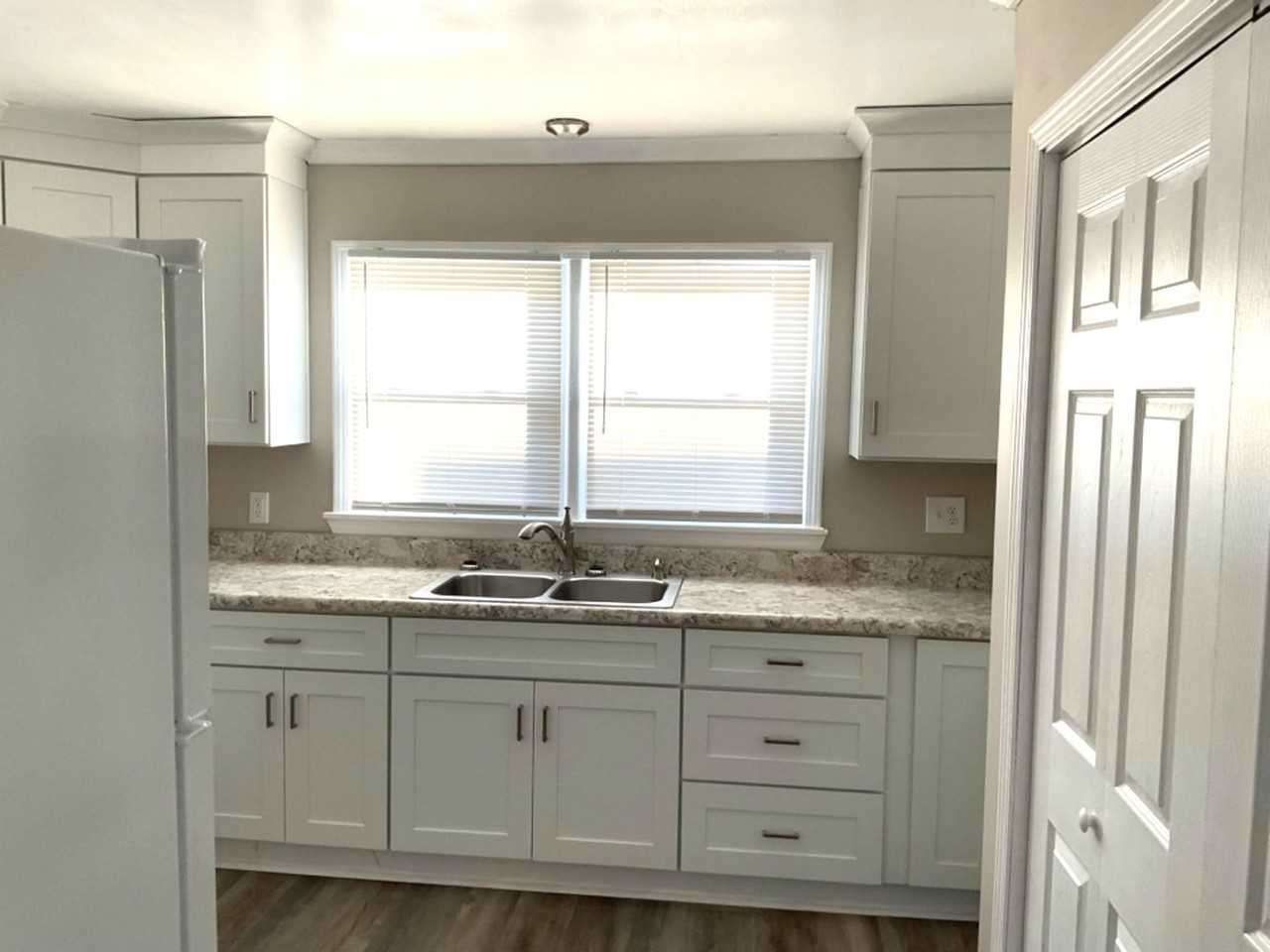 615 Riverside Dr - Photo 5 of 8