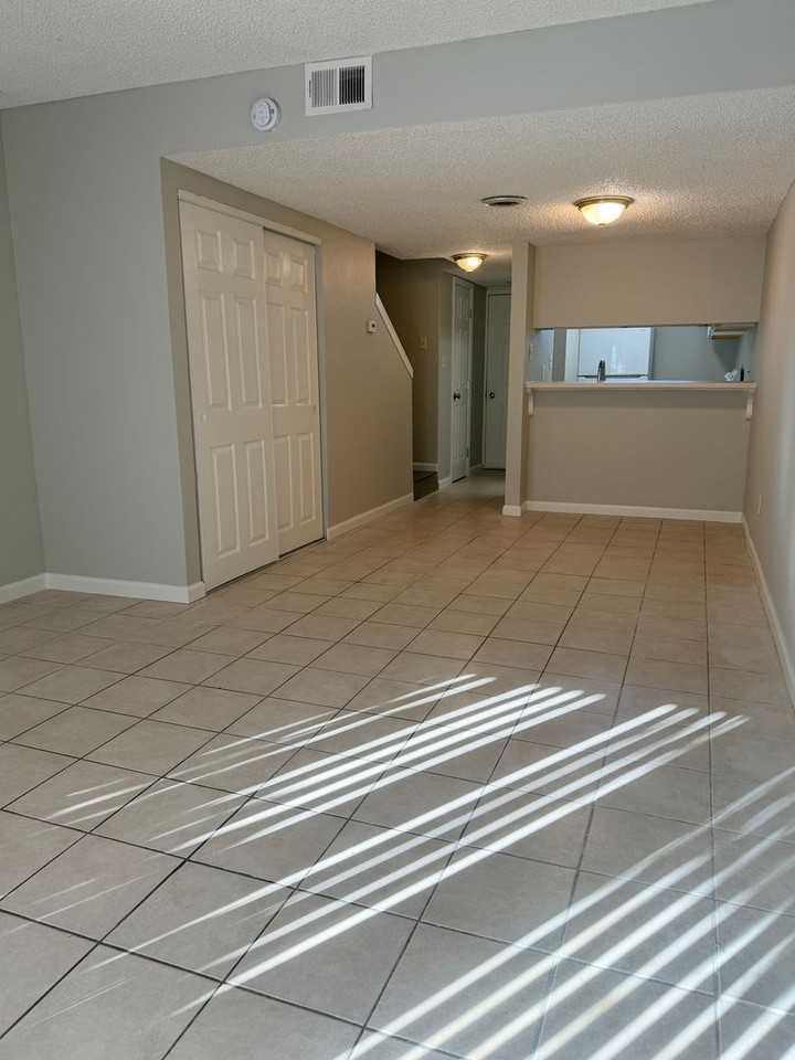 861 Nutmeg Pl #16 - Photo 2 of 15