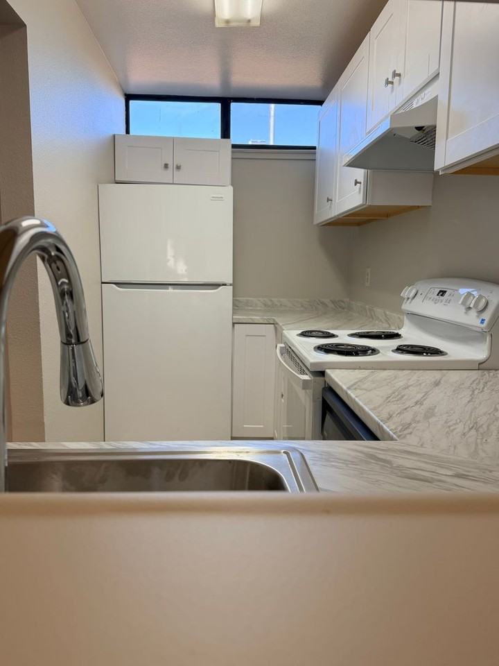 861 Nutmeg Pl #16 - Photo 3 of 15