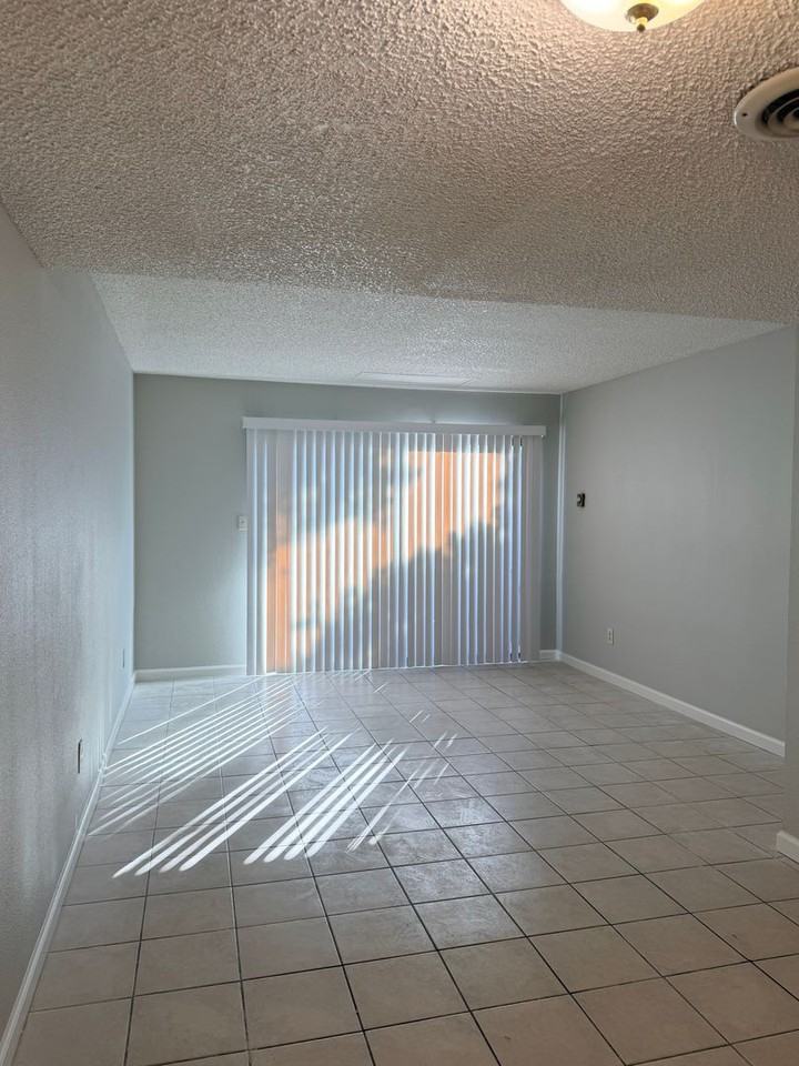 861 Nutmeg Pl #16 - Photo 6 of 15