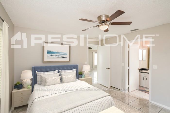 6024 40th Ave W - Photo 6 of 15