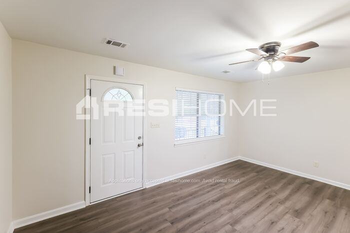 5134 Shamrock Dr - Photo 6 of 20