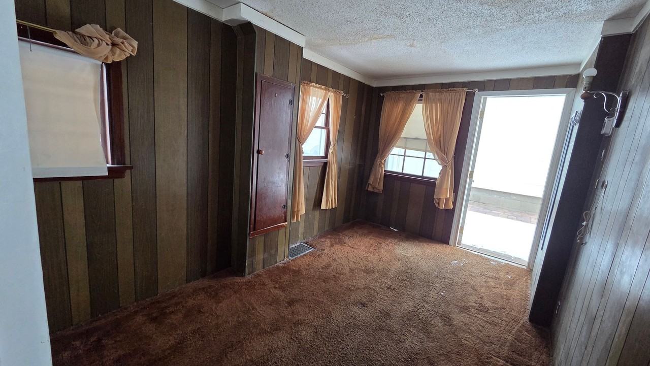 108 2nd St Sw - Photo 3 of 9