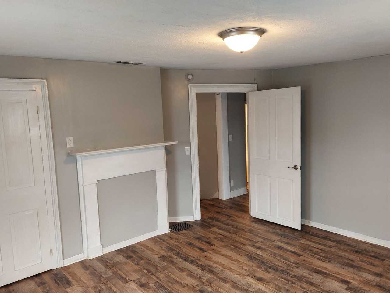 607 Winthrop St #D - Photo 3 of 12