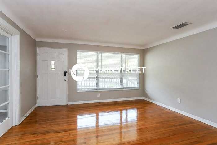 8054 34th Ave N - Photo 3 of 16