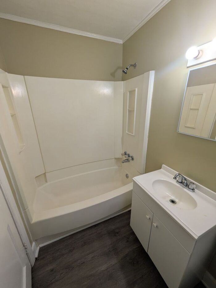 2253 Story St #B - Photo 5 of 6