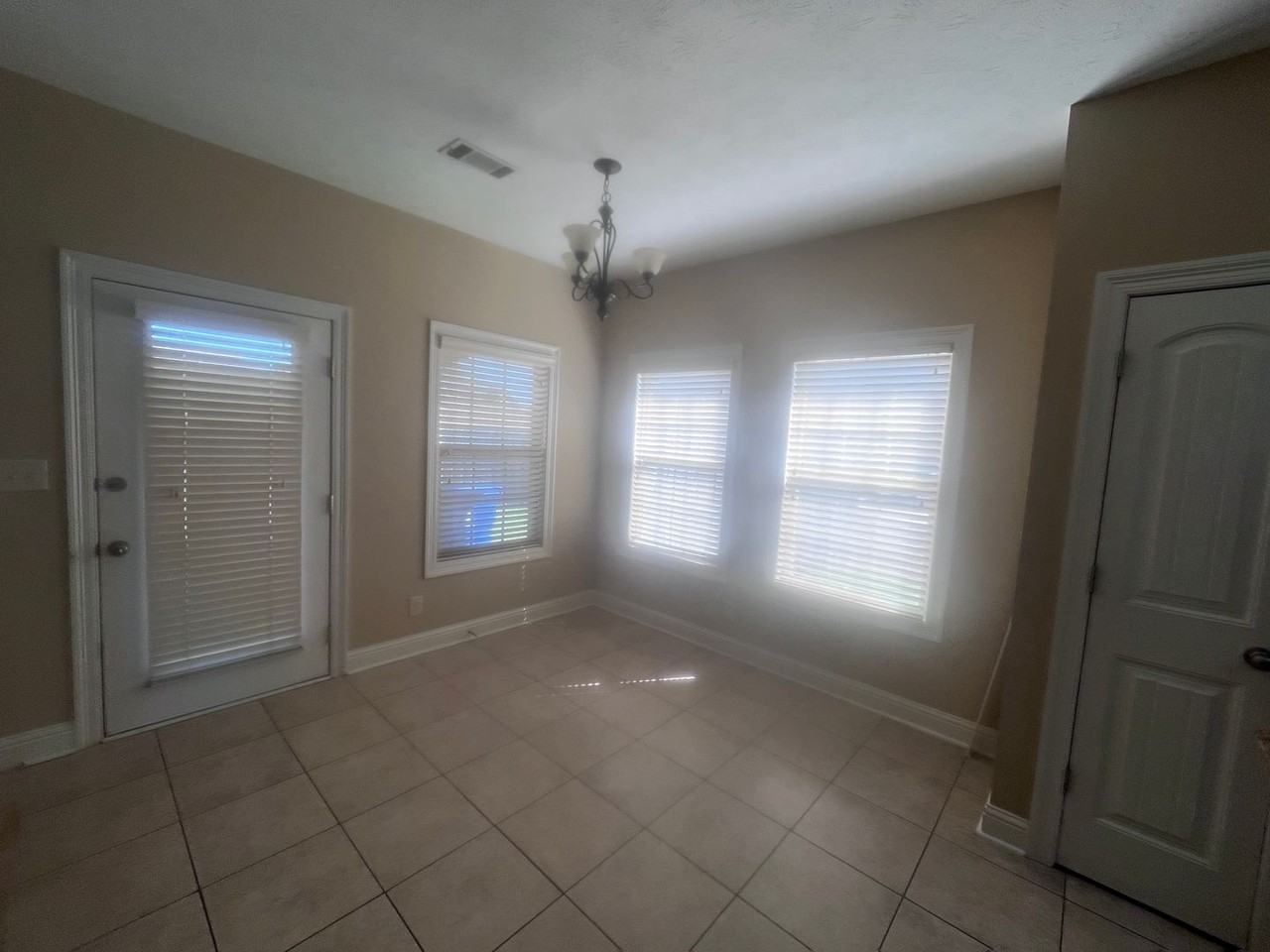 708 Briarcliff Pl - Photo 7 of 22