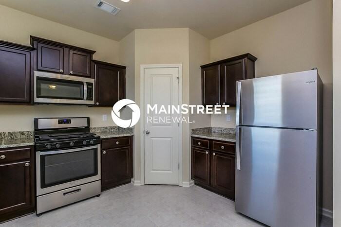 706 Independence Ave - Photo 4 of 15