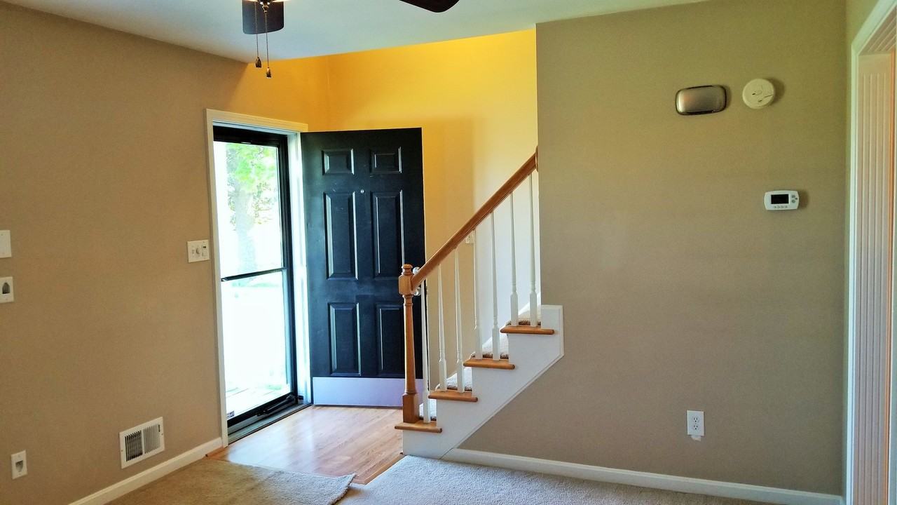 8900 Prospect St - Photo 5 of 50