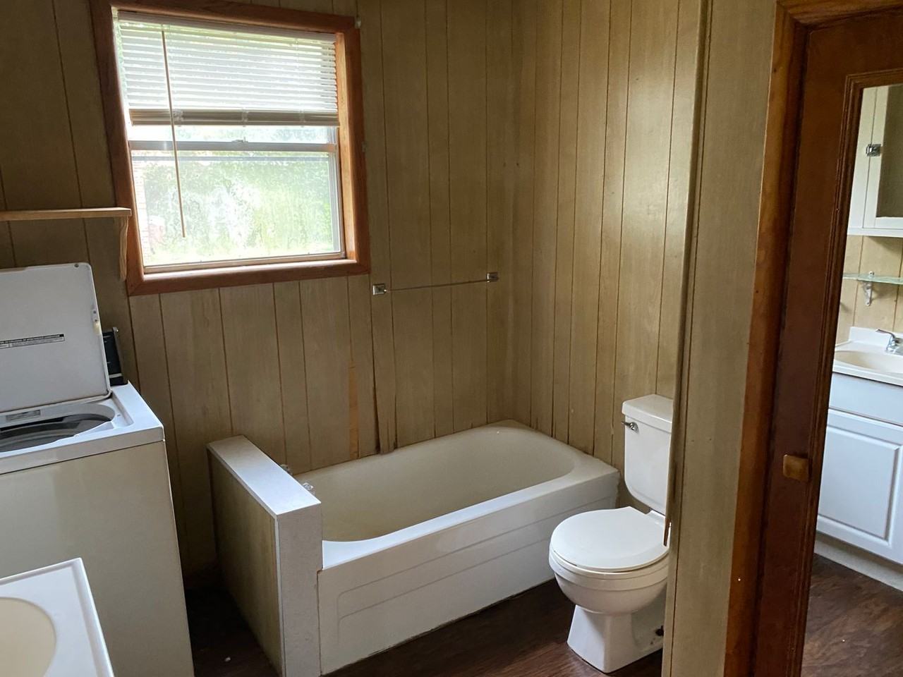 110 State St - Photo 4 of 7