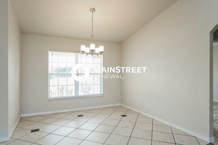 1012 Nw 15th Ave - Photo 5 of 16