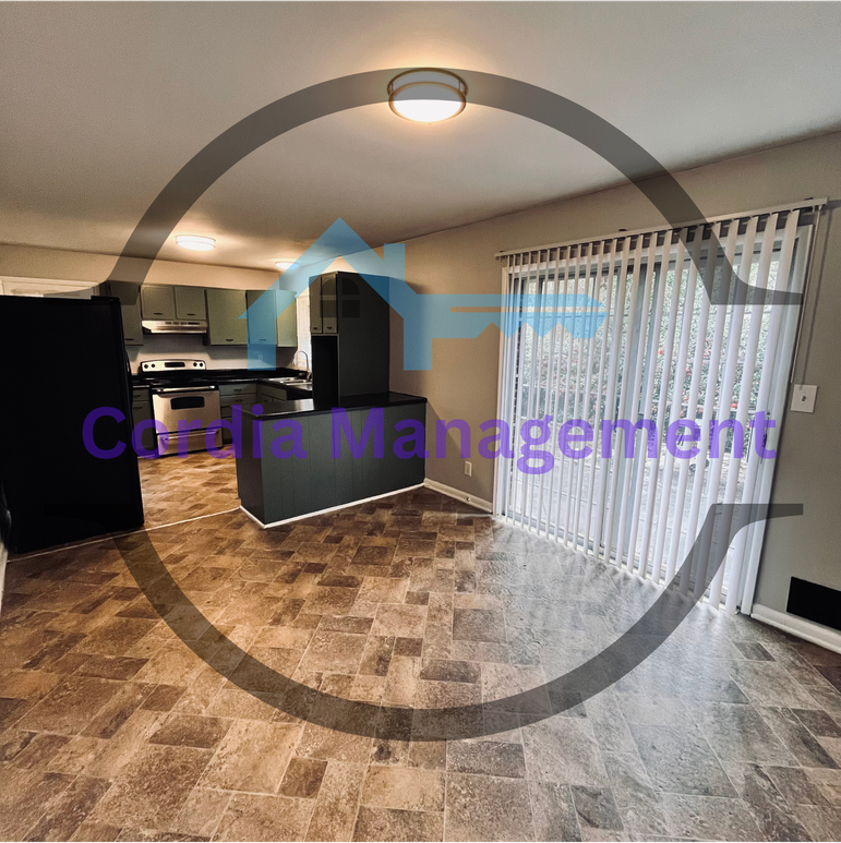 1527 Mercer Way - Photo 4 of 10