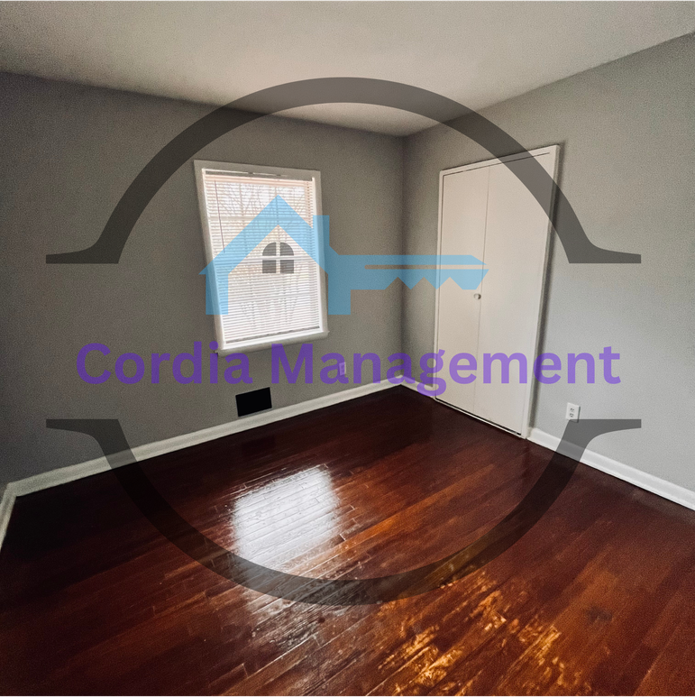 1527 Mercer Way - Photo 5 of 10