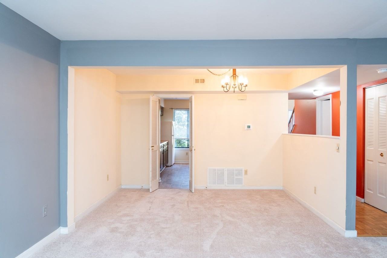 1054 Cheshire Ct - Photo 3 of 50