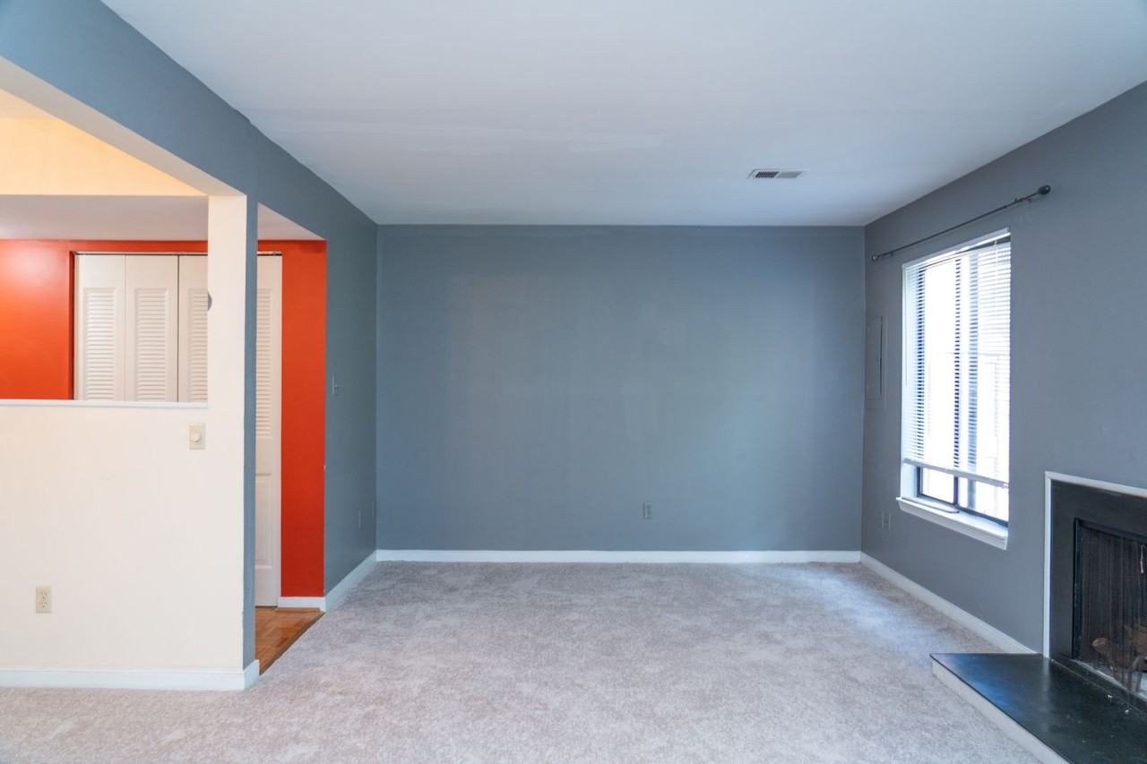 1054 Cheshire Ct - Photo 5 of 50