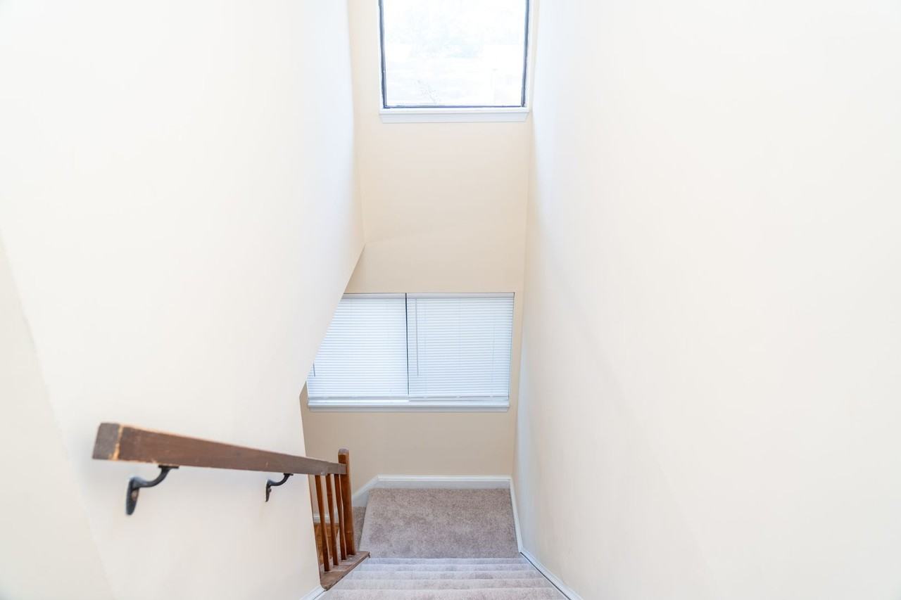 1054 Cheshire Ct - Photo 6 of 50