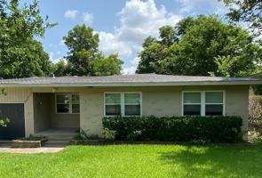 featured image of 2125 Forest Oaks Dr