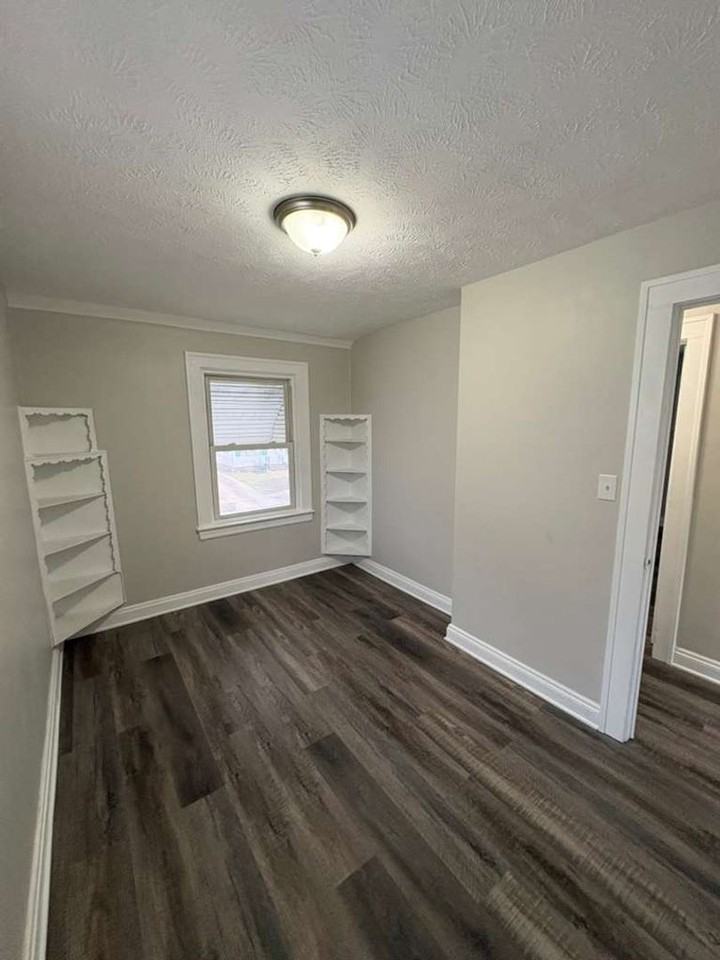 15519 Fernway Dr - Photo 5 of 13