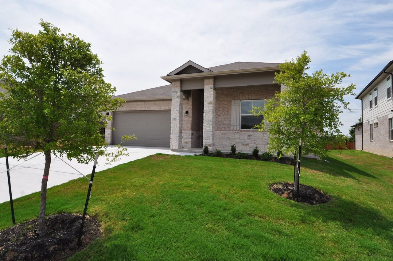 2125 Alamo Heights Ave - Photo 3 of 24