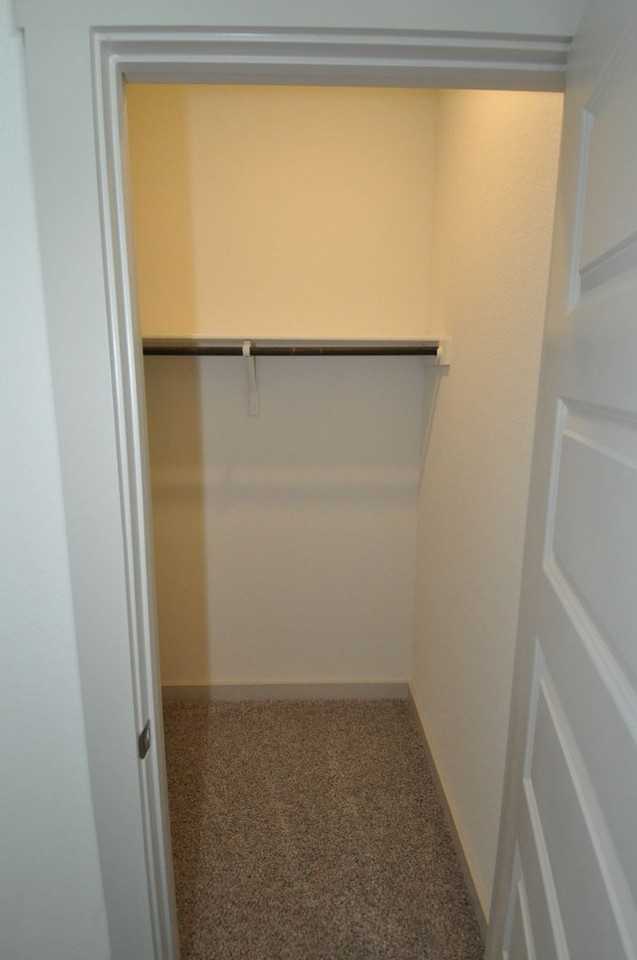 2125 Alamo Heights Ave - Photo 4 of 24