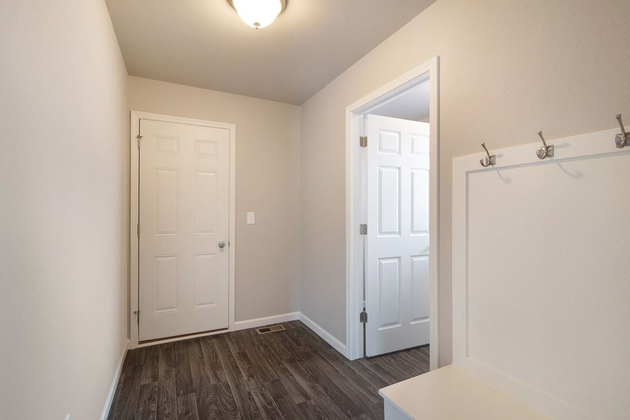 10311 Oakbrook Rd - Photo 2 of 15