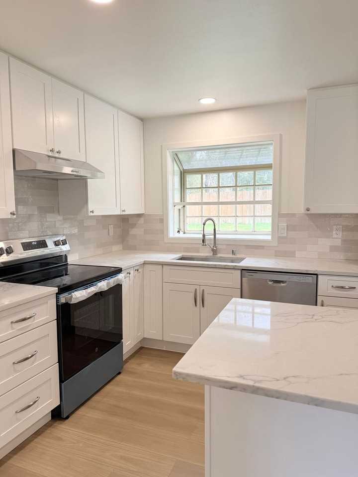 1722 147th Ave Se - Photo 5 of 16