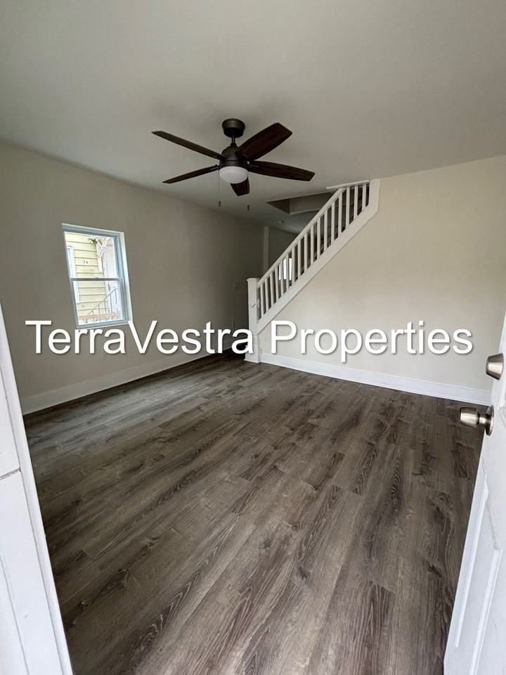 72 S Pine St - Photo 2 of 17