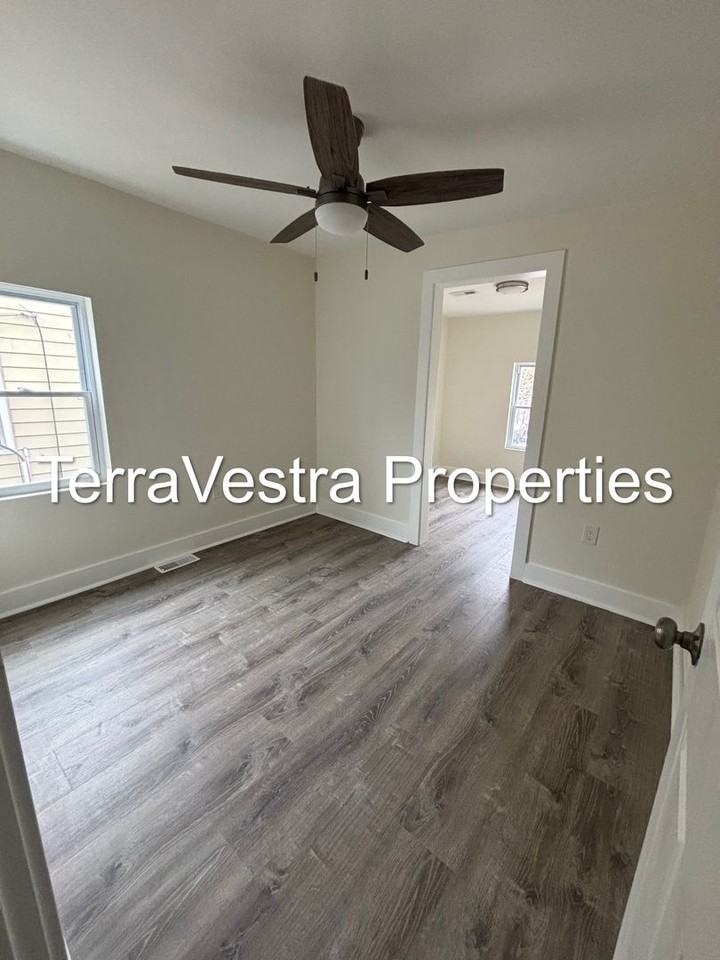 72 S Pine St - Photo 6 of 17