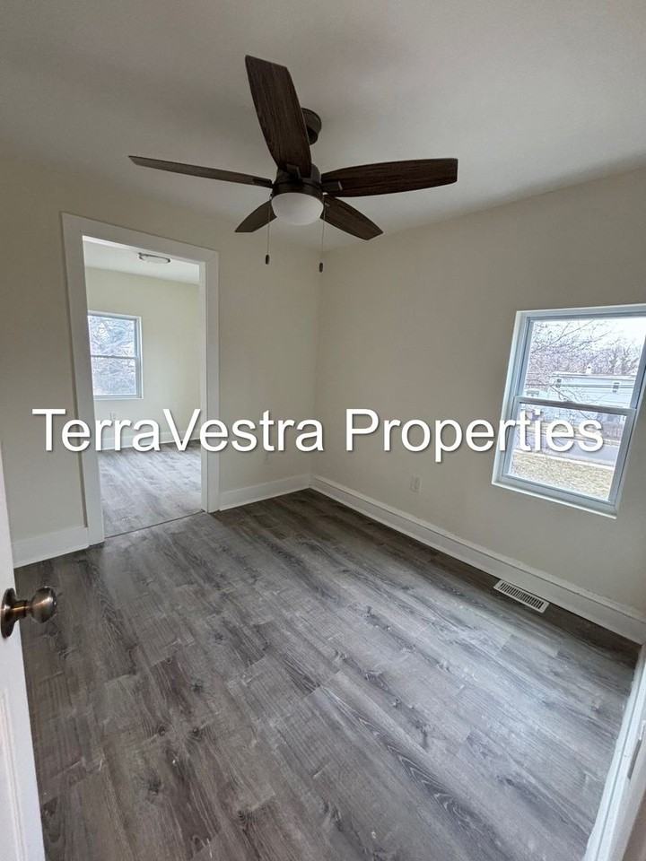 70 S Pine St - Photo 6 of 16