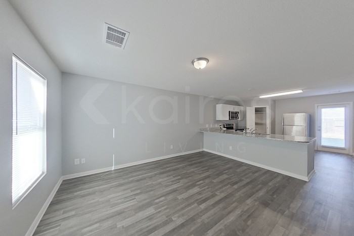 15569 Briar Forest Dr - Photo 4 of 28