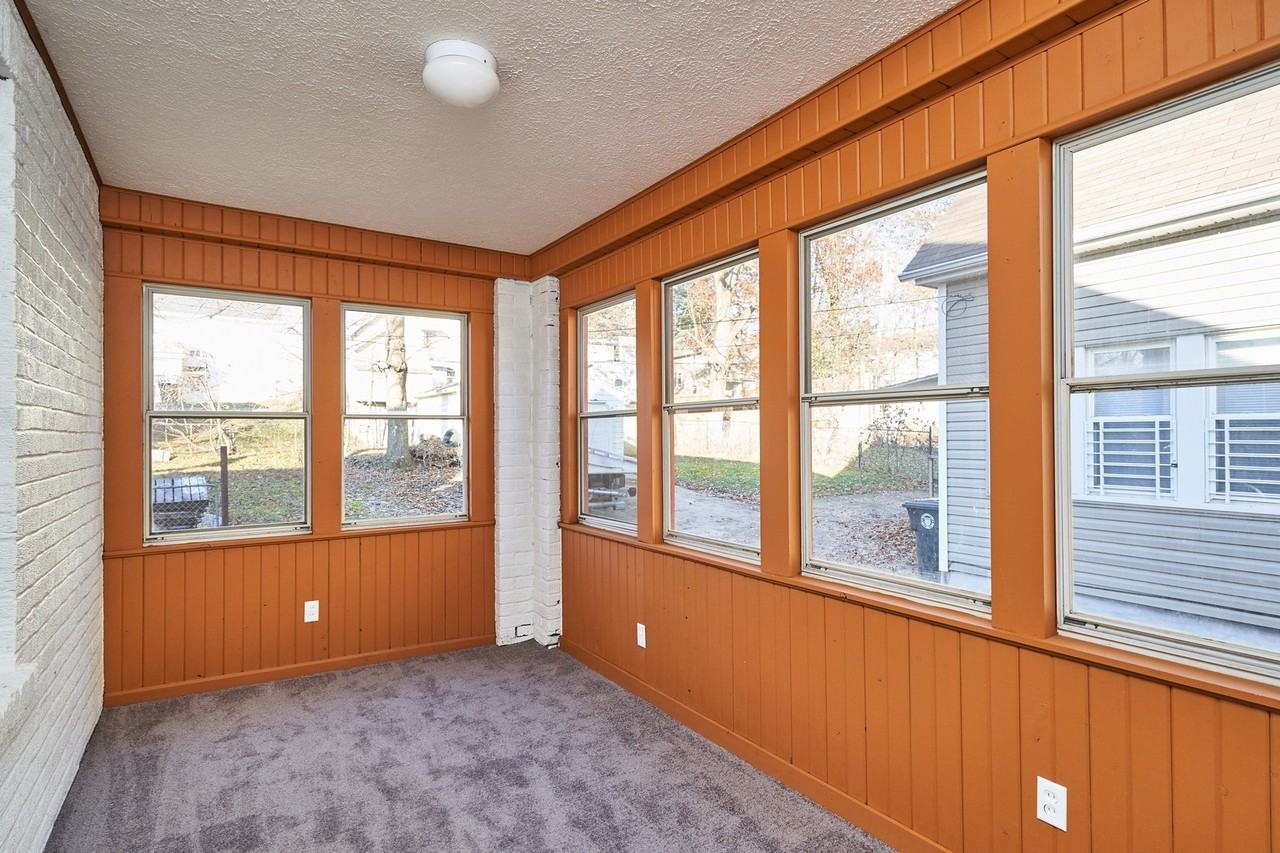 373 N Firestone Blvd - Photo 5 of 20