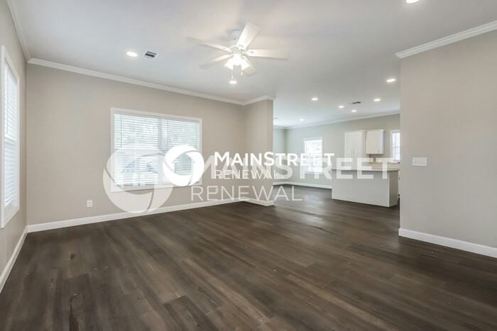 513 Emma St - Photo 4 of 16